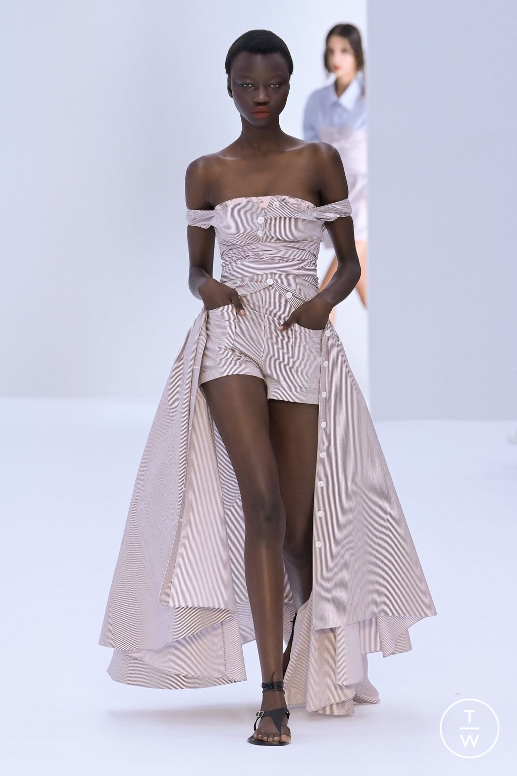 Fashion Week Milan Spring/Summer 2023 look 31 from the Philosophy di Lorenzo Serafini collection 女装