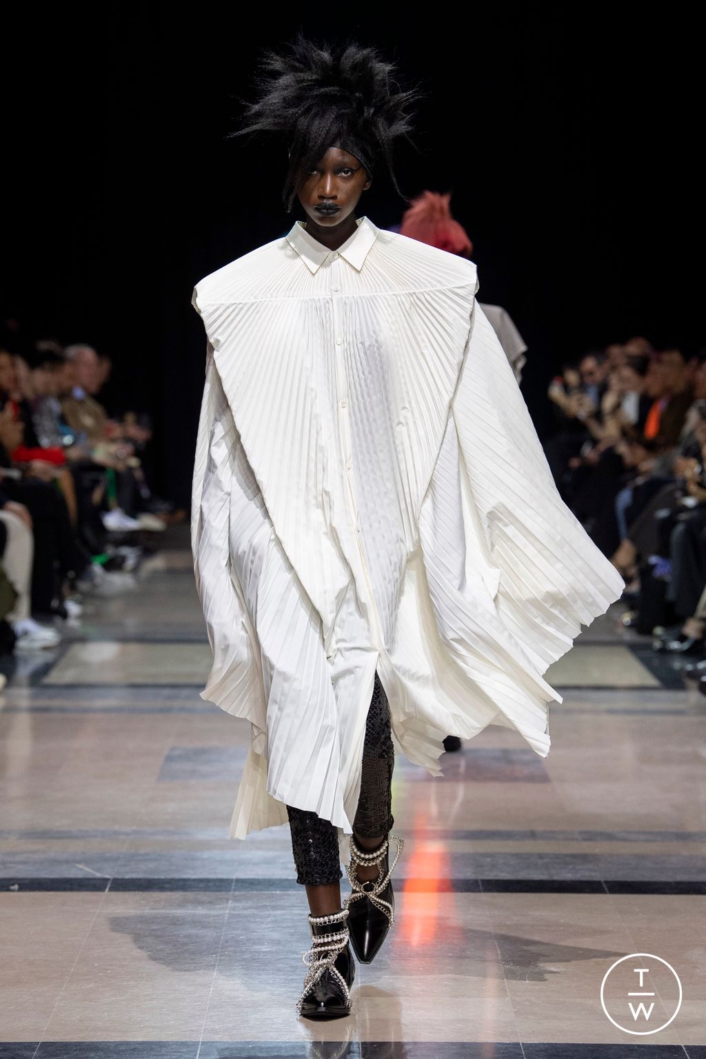 Fashion Week Paris Spring/Summer 2023 look 11 from the Junya Watanabe collection womenswear