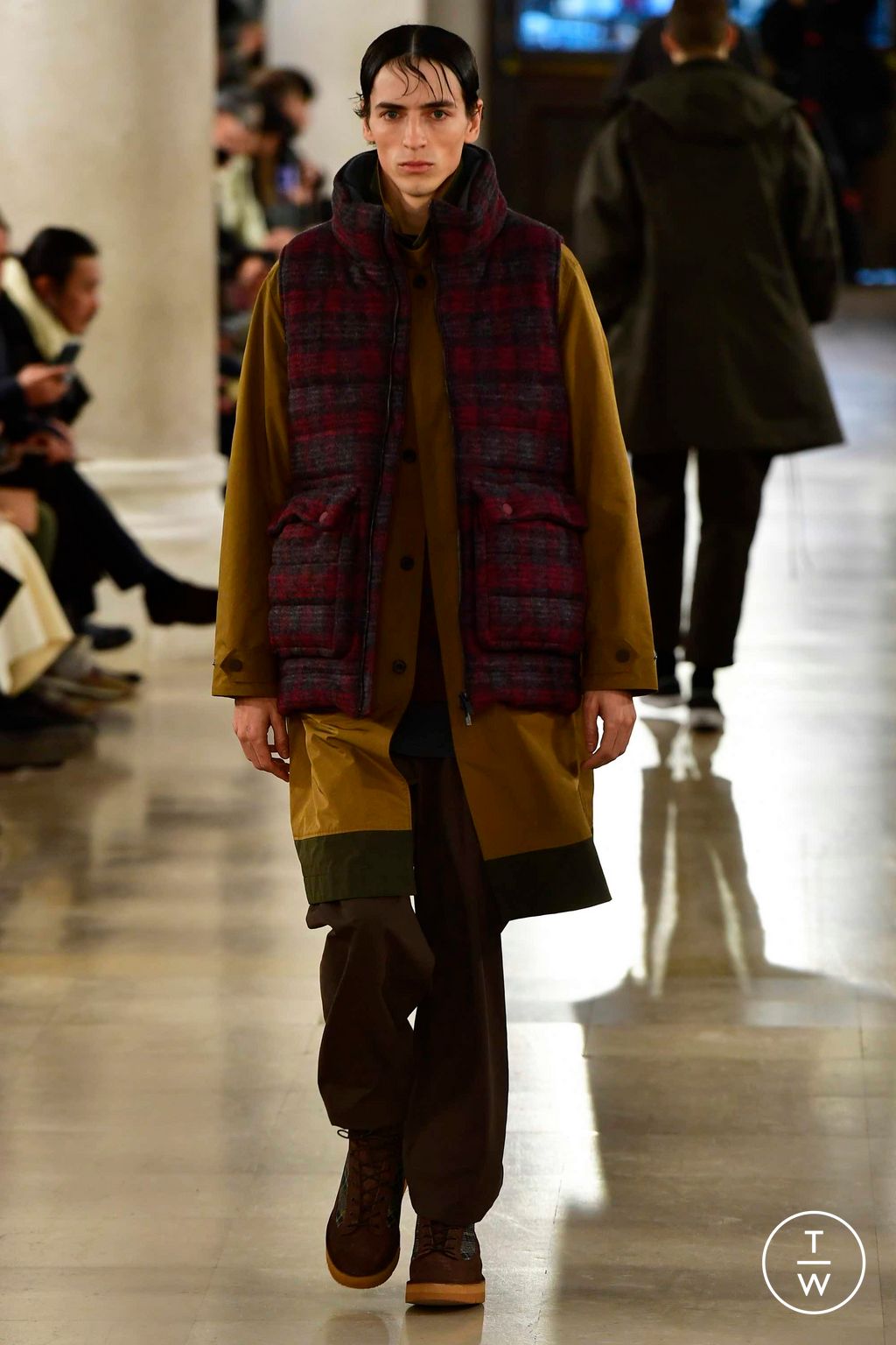 Fashion Week Paris Fall/Winter 2023 look 9 from the White Mountaineering collection 男装