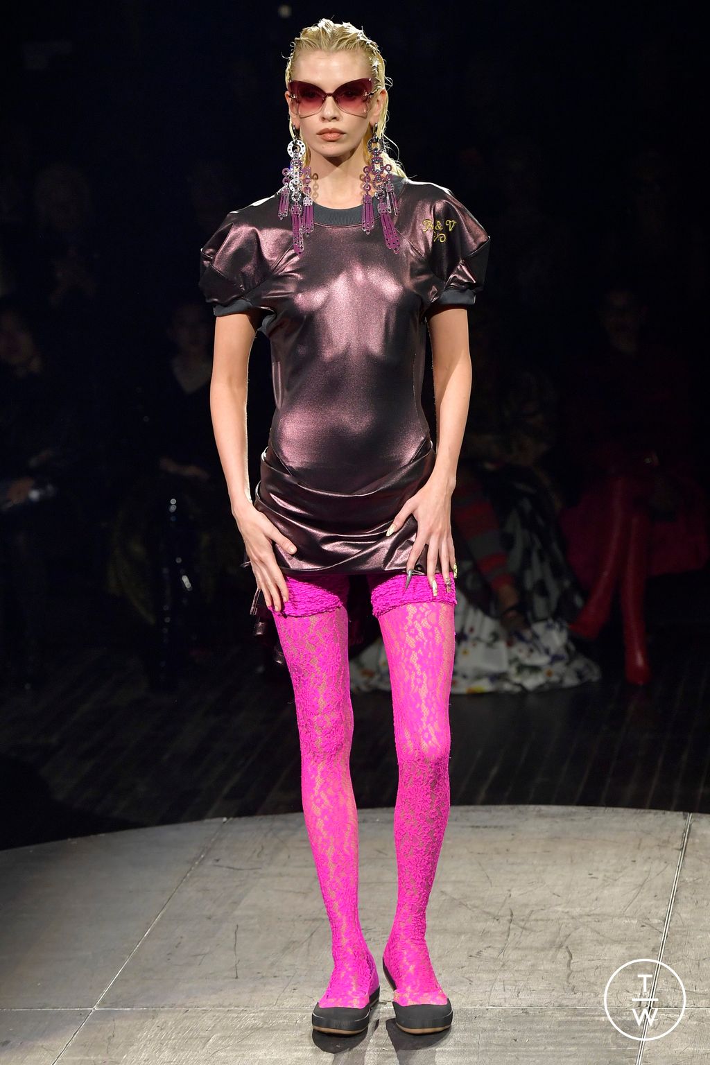 Fashion Week Paris Spring/Summer 2023 look 25 from the Andreas Kronthaler for Vivienne Westwood collection 女装