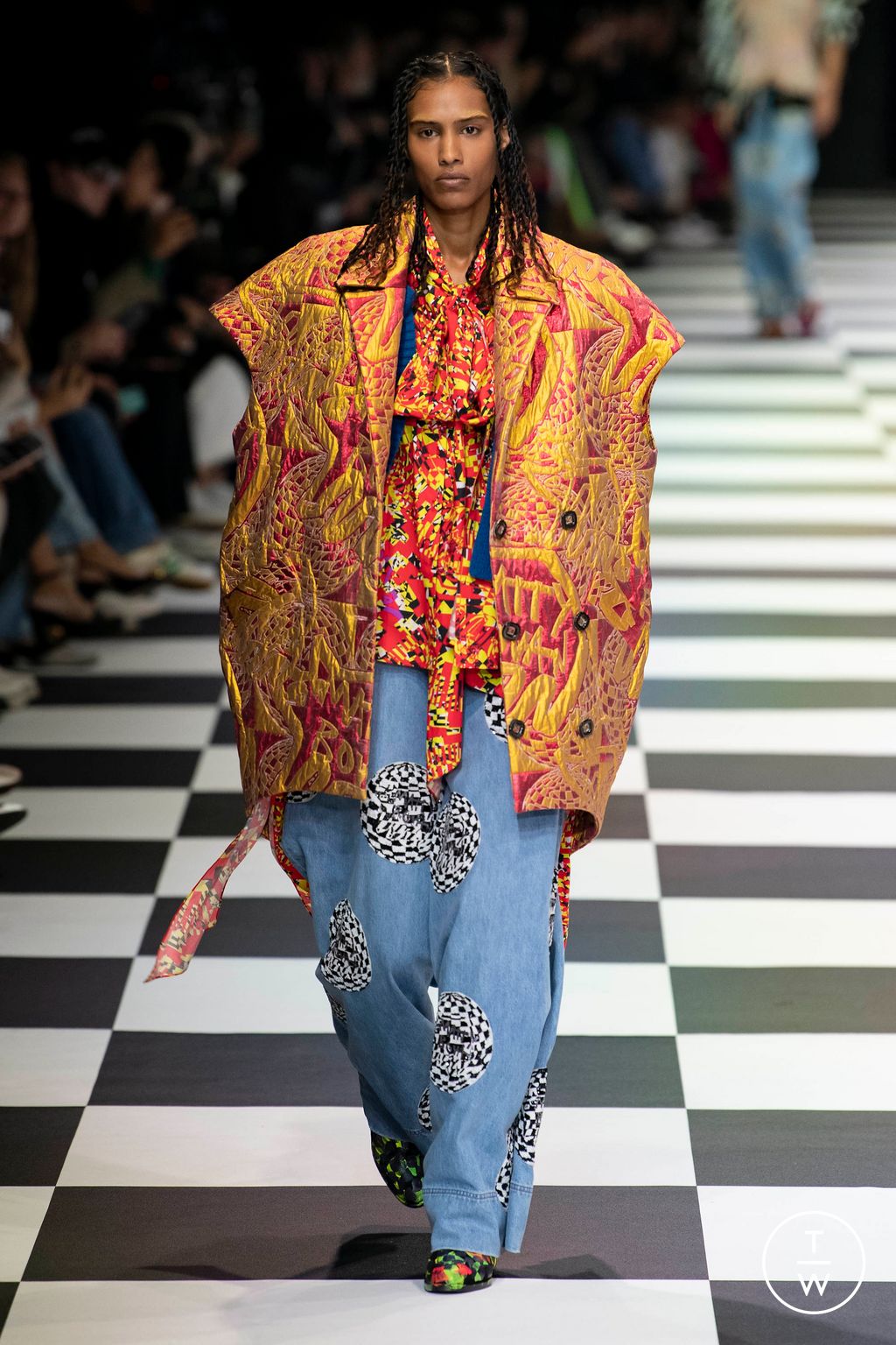 Fashion Week Milan Spring/Summer 2023 look 25 de la collection Matty Bovan womenswear
