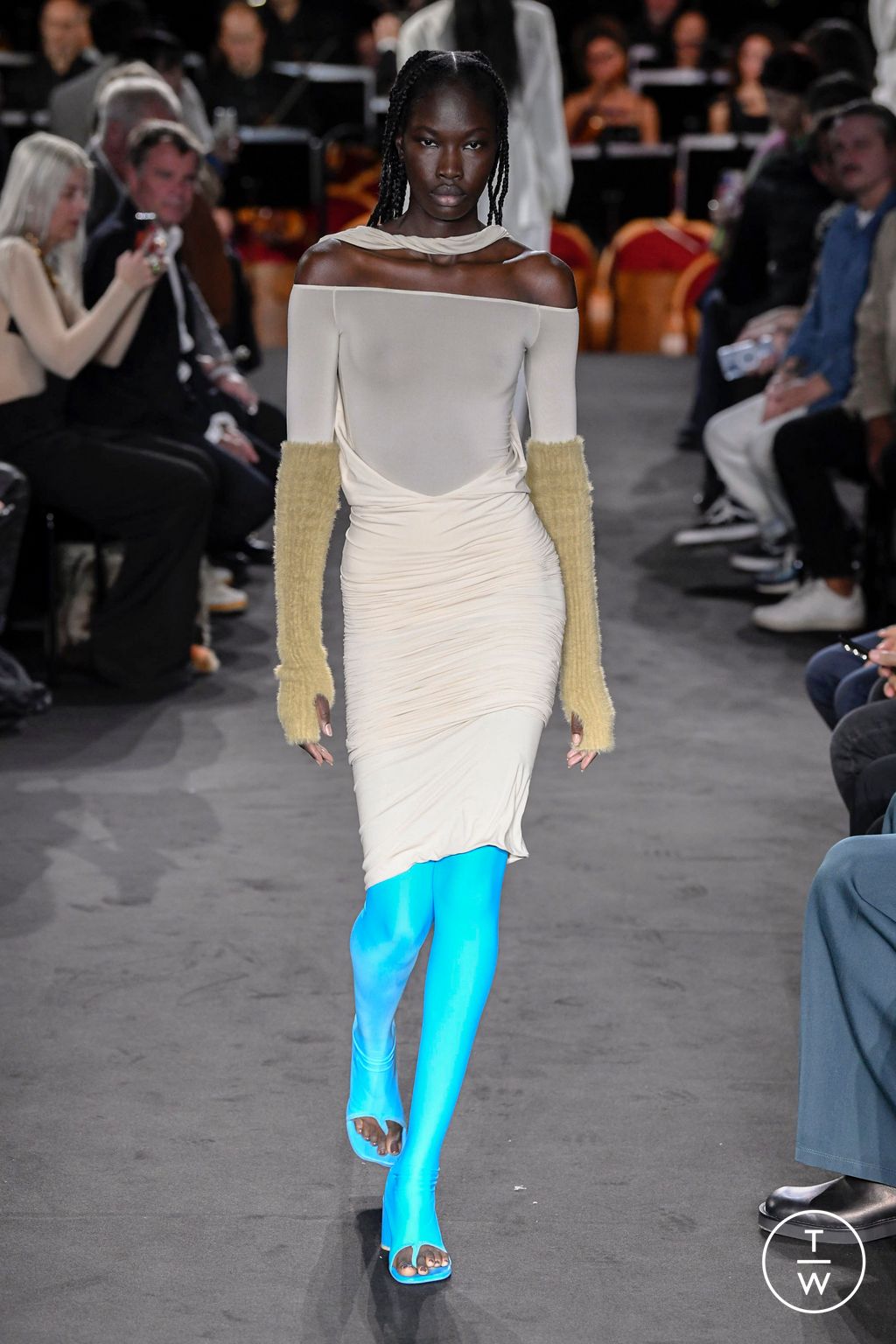 Fashion Week Milan Spring/Summer 2023 look 26 from the MM6 collection womenswear