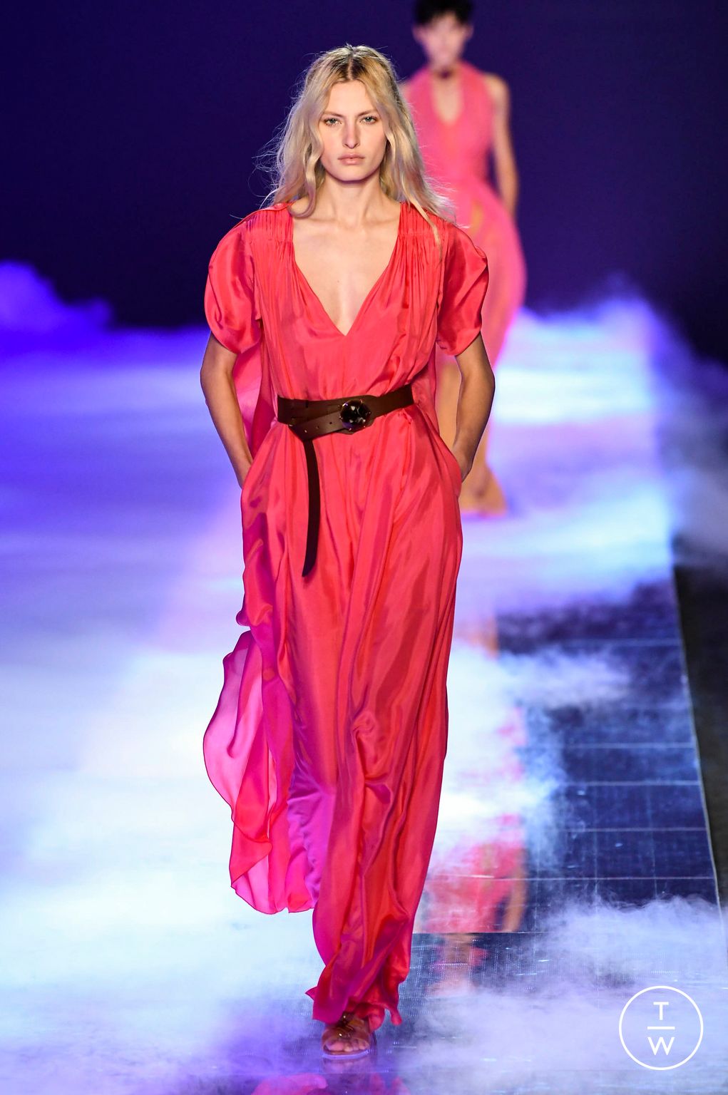 Fashion Week Milan Spring/Summer 2023 look 10 from the Alberta Ferretti collection womenswear