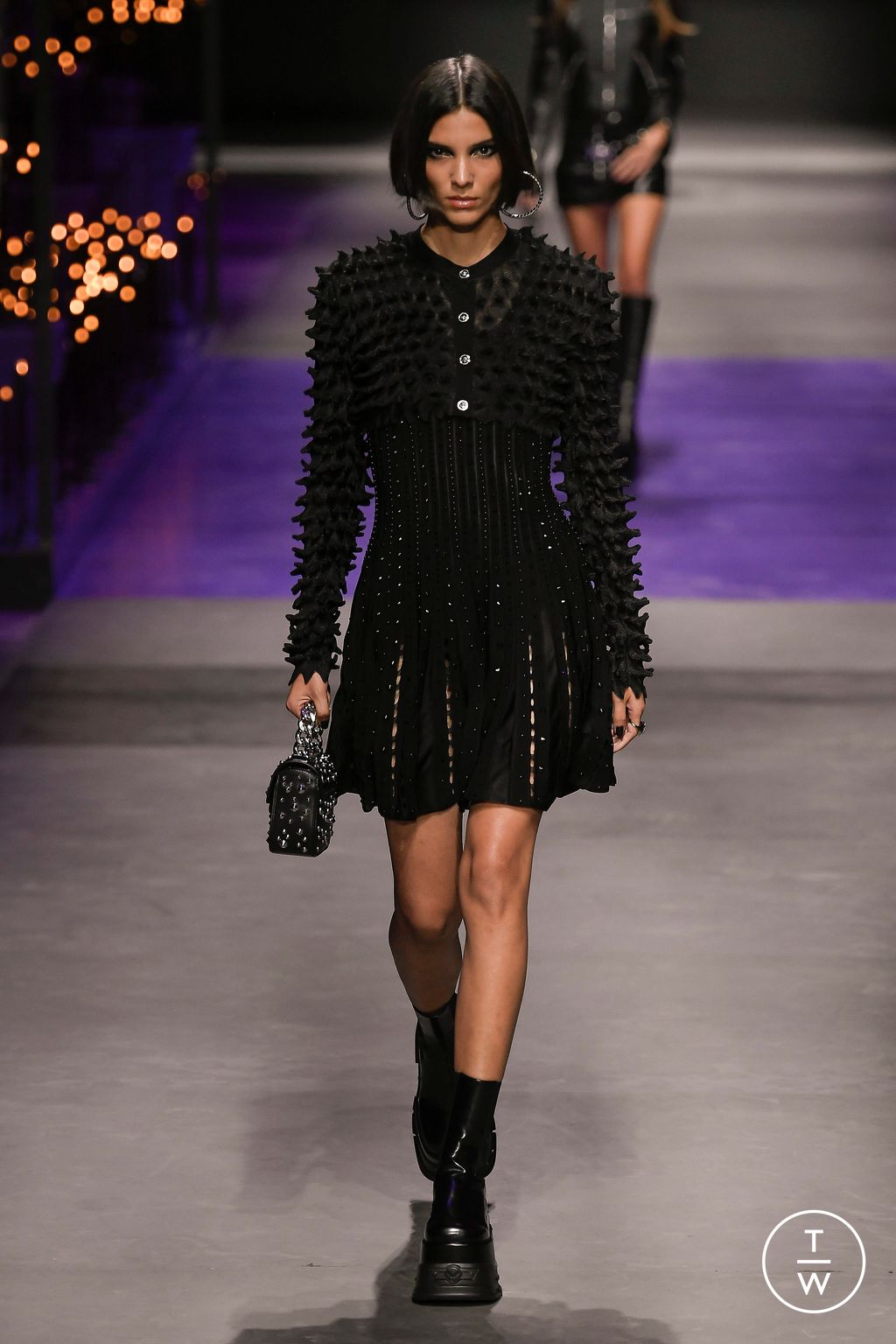 Fashion Week Milan Spring/Summer 2023 look 10 from the Versace collection womenswear