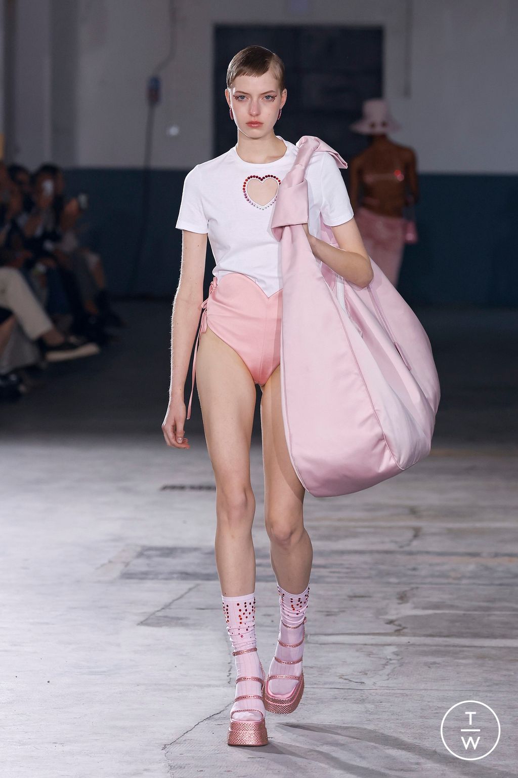Fashion Week Milan Spring/Summer 2023 look 1 from the Vivetta collection 女装
