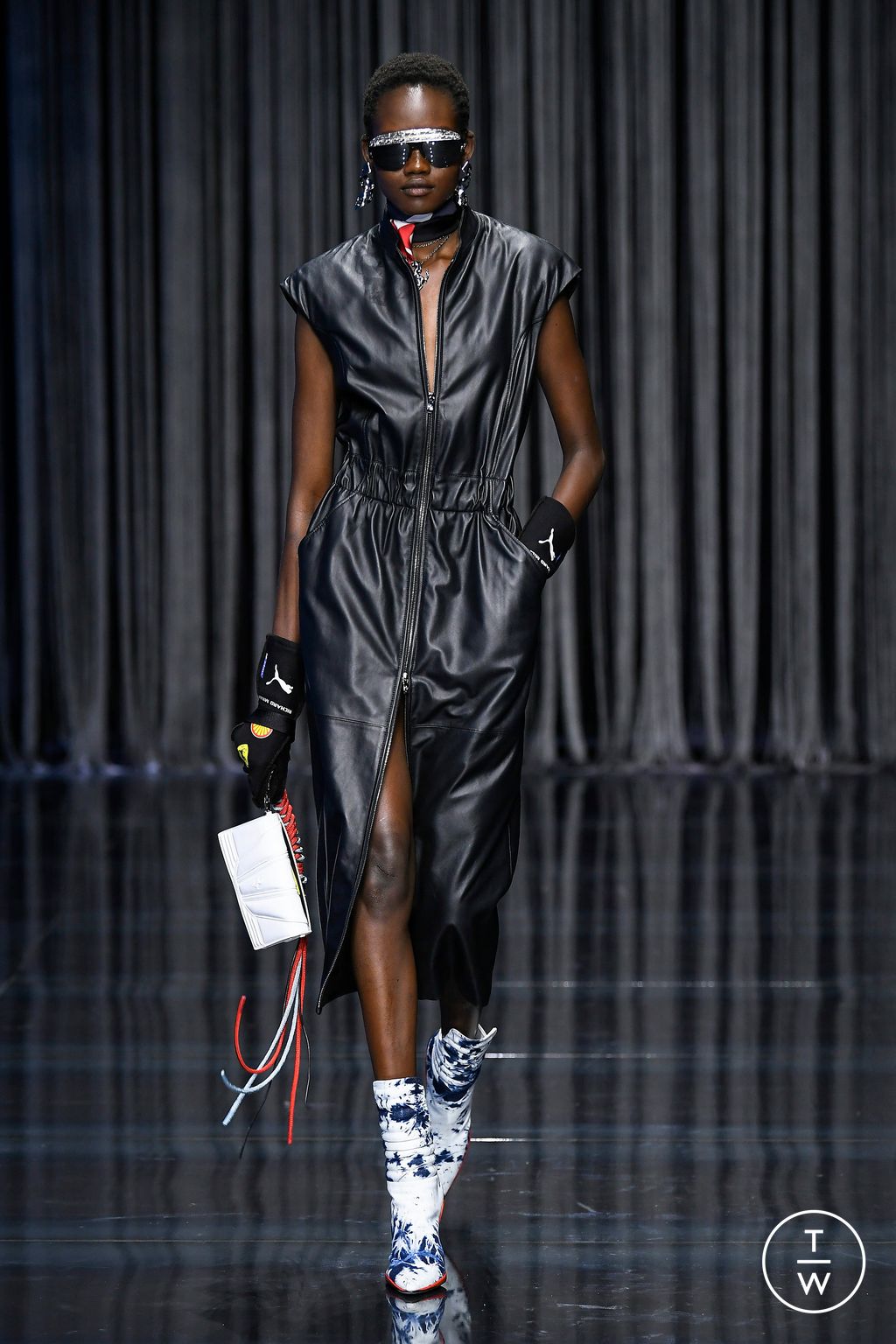 Fashion Week Milan Spring/Summer 2023 look 33 from the Ferrari collection 女装