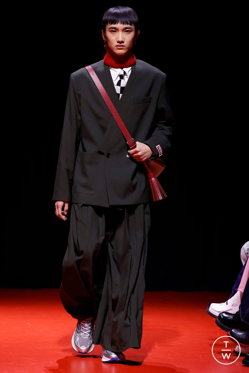Fashion Week Paris Fall/Winter 2023 look 52 from the Kenzo collection 男装