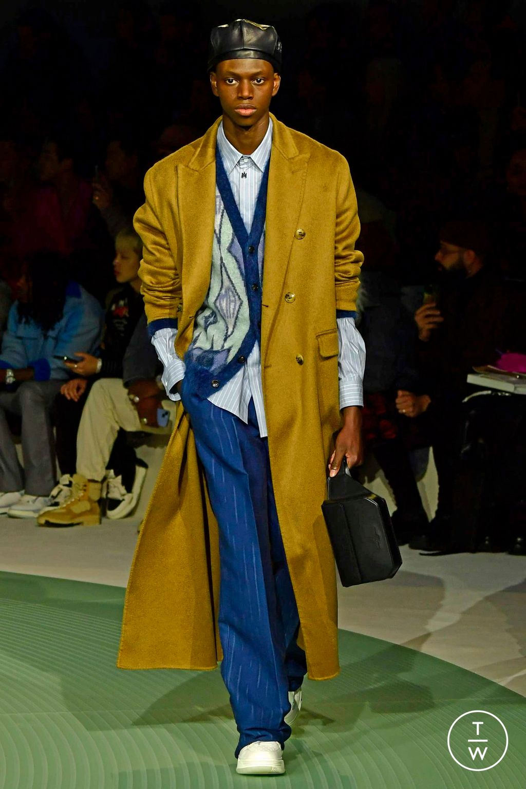 Fashion Week Paris Fall/Winter 2023 look 19 from the Amiri collection 男装