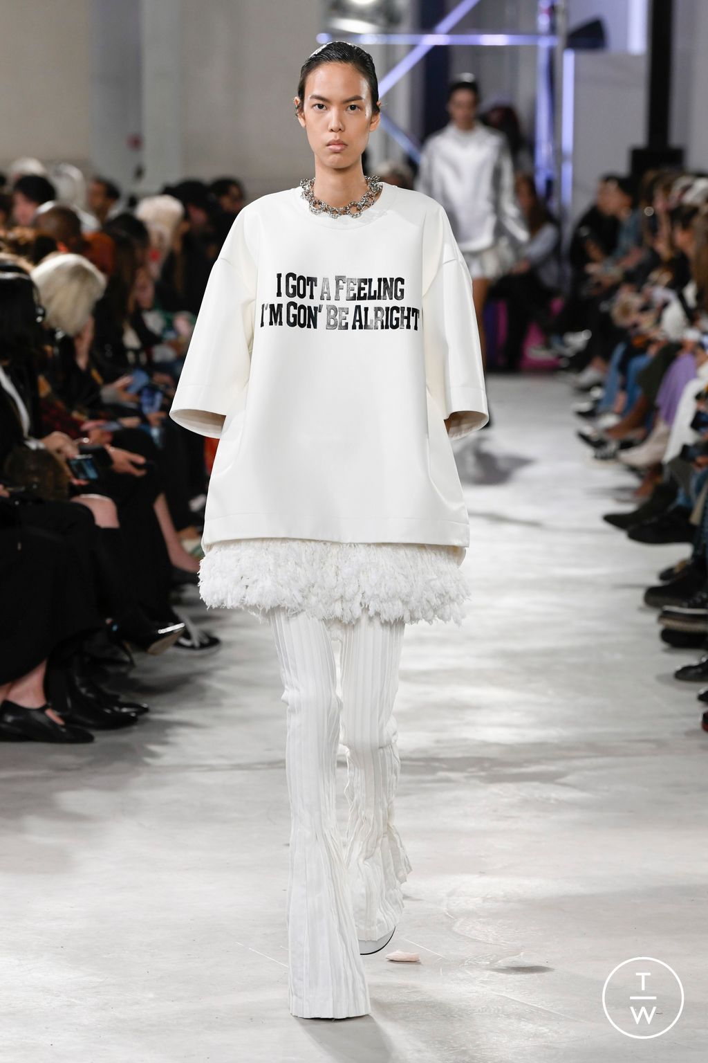 Fashion Week Paris Spring/Summer 2023 look 35 from the Sacai collection womenswear