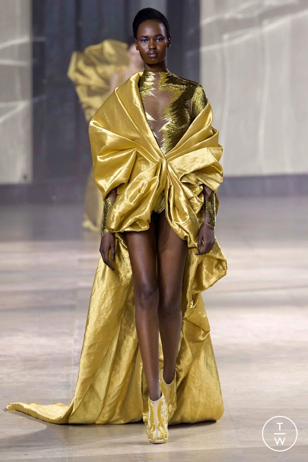 Fashion Week Paris Spring/Summer 2023 look 30 from the Gaurav Gupta collection couture