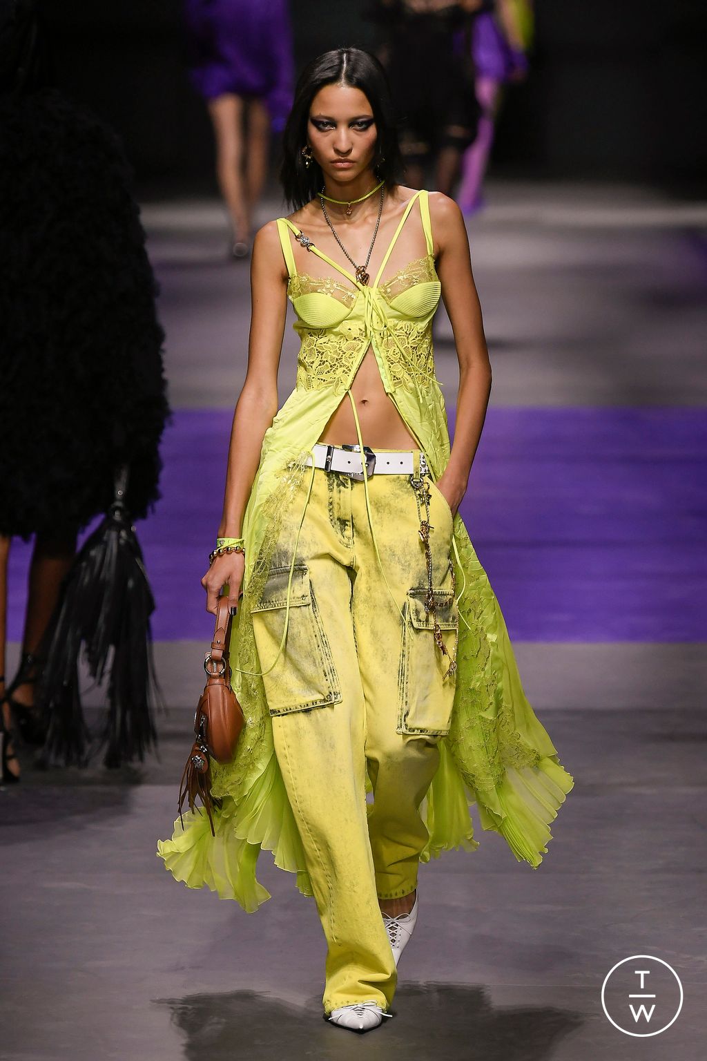 Fashion Week Milan Spring/Summer 2023 look 49 from the Versace collection 女装