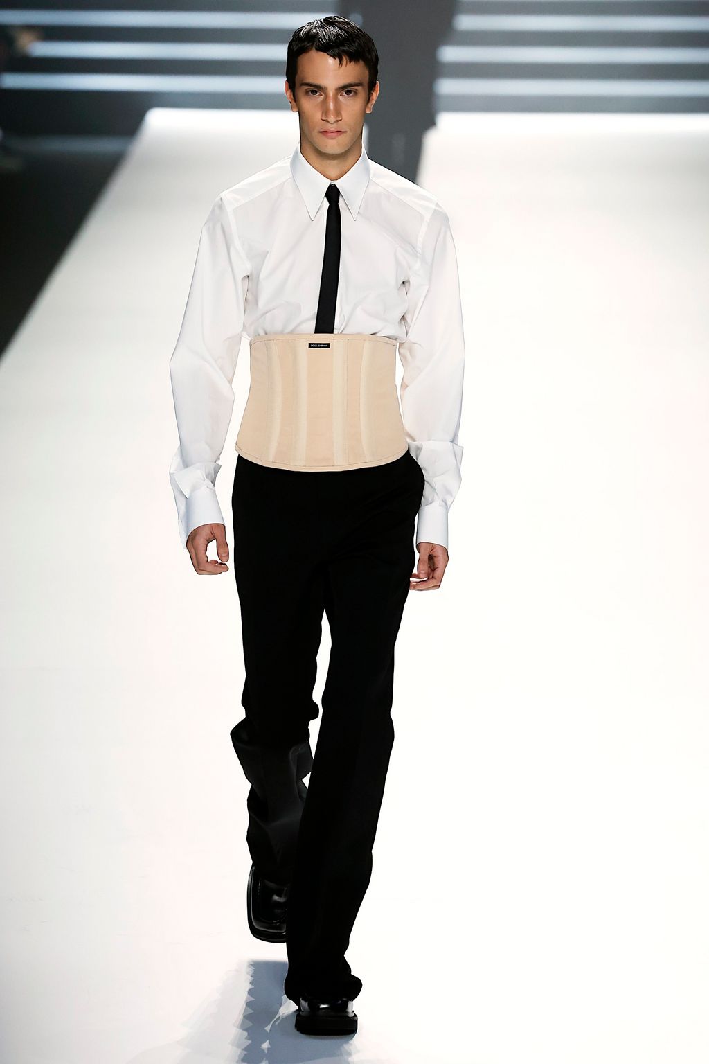 Fashion Week Milan Fall/Winter 2023 look 6 de la collection Dolce & Gabbana menswear