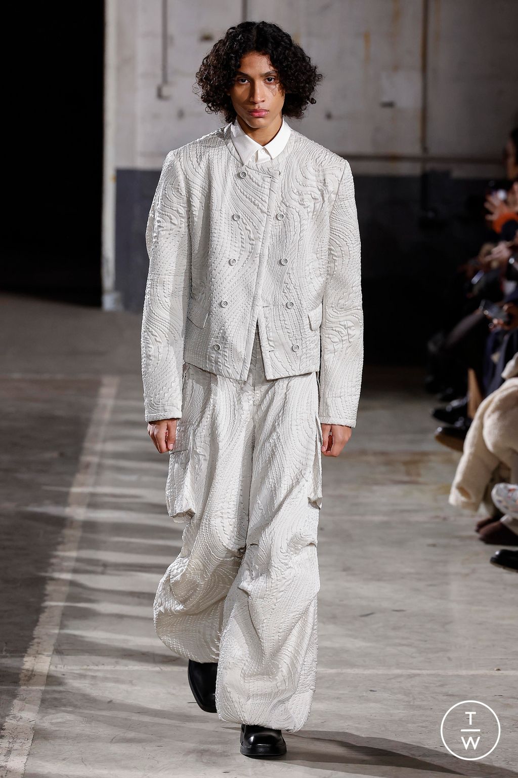Fashion Week Paris Fall/Winter 2023 look 13 from the TAAKK collection menswear