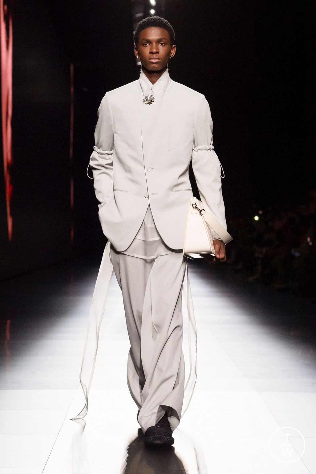 Fashion Week Paris Fall/Winter 2023 look 9 from the Dior Men collection 男装