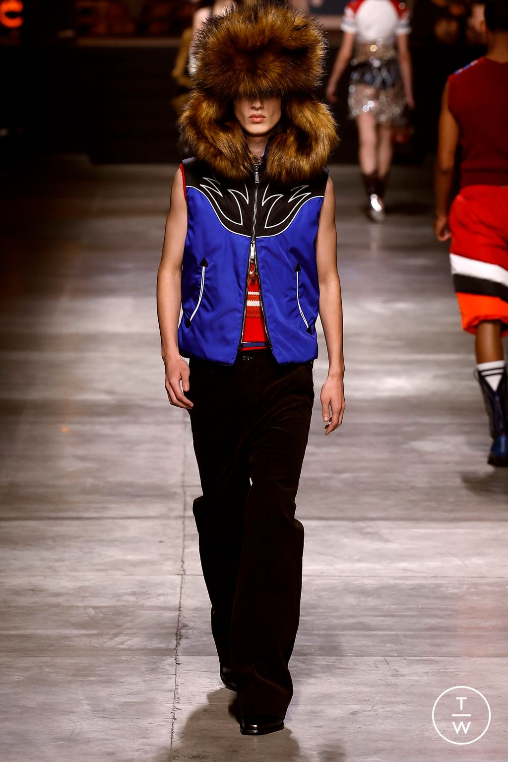 Fashion Week Milan Fall/Winter 2023 look 31 de la collection Dsquared2 menswear