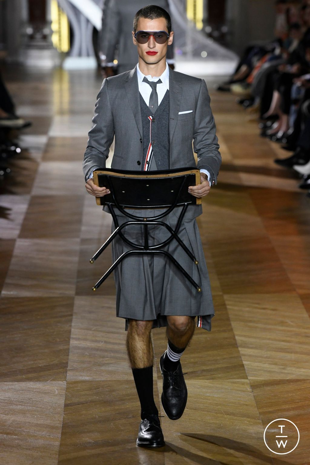Fashion Week Paris Spring/Summer 2023 look 2 from the Thom Browne collection 女装