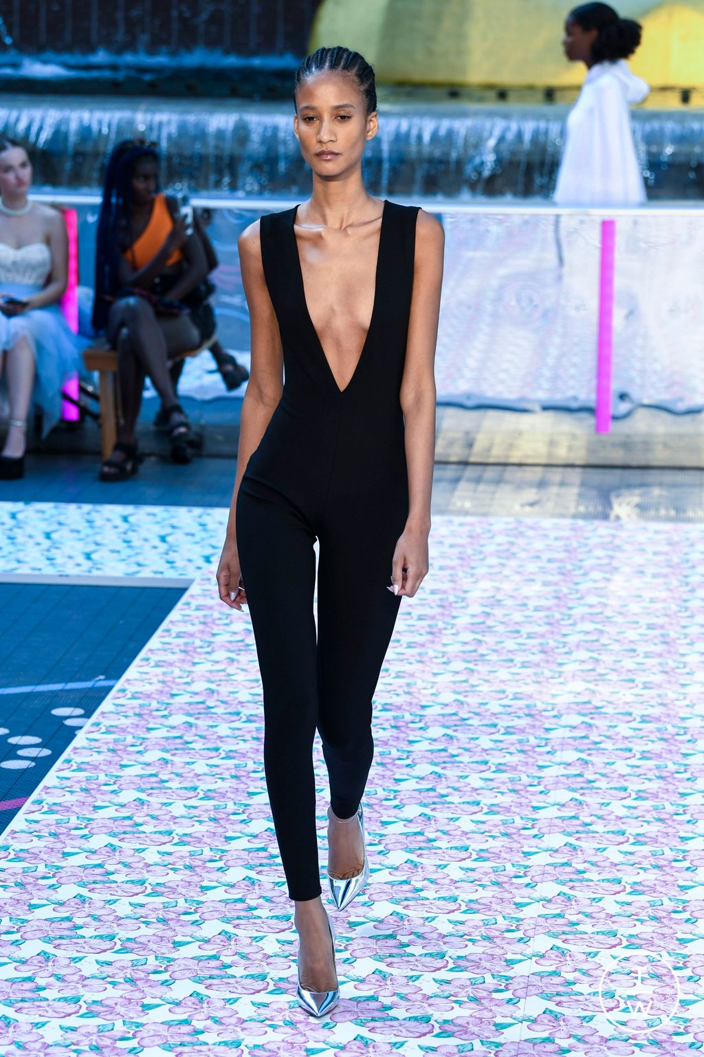 Fashion Week New York Spring/Summer 2023 look 18 de la collection VICTOR GLEMAUD womenswear