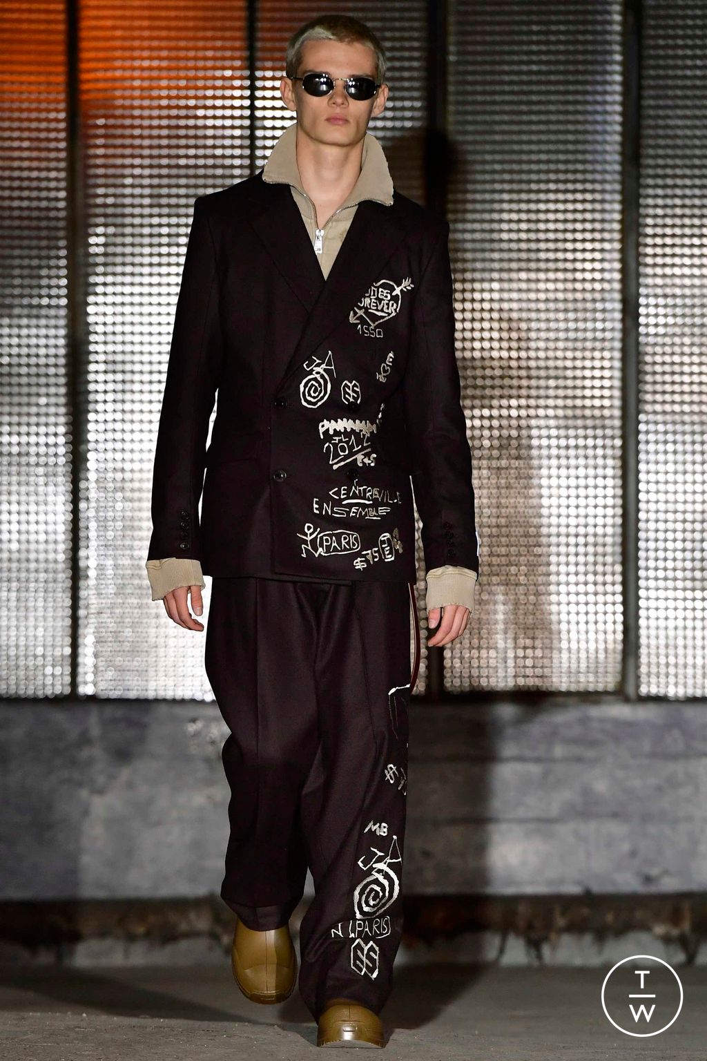 Fashion Week Paris Fall/Winter 2023 look 18 from the Études collection 男装