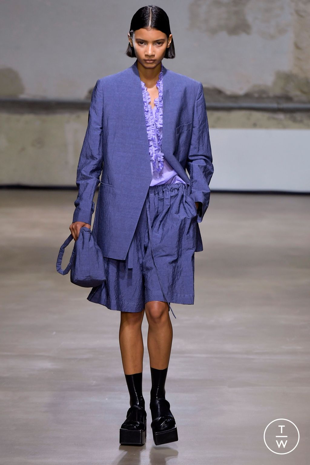 Fashion Week Paris Spring/Summer 2023 look 24 from the Christian Wijnants collection 女装