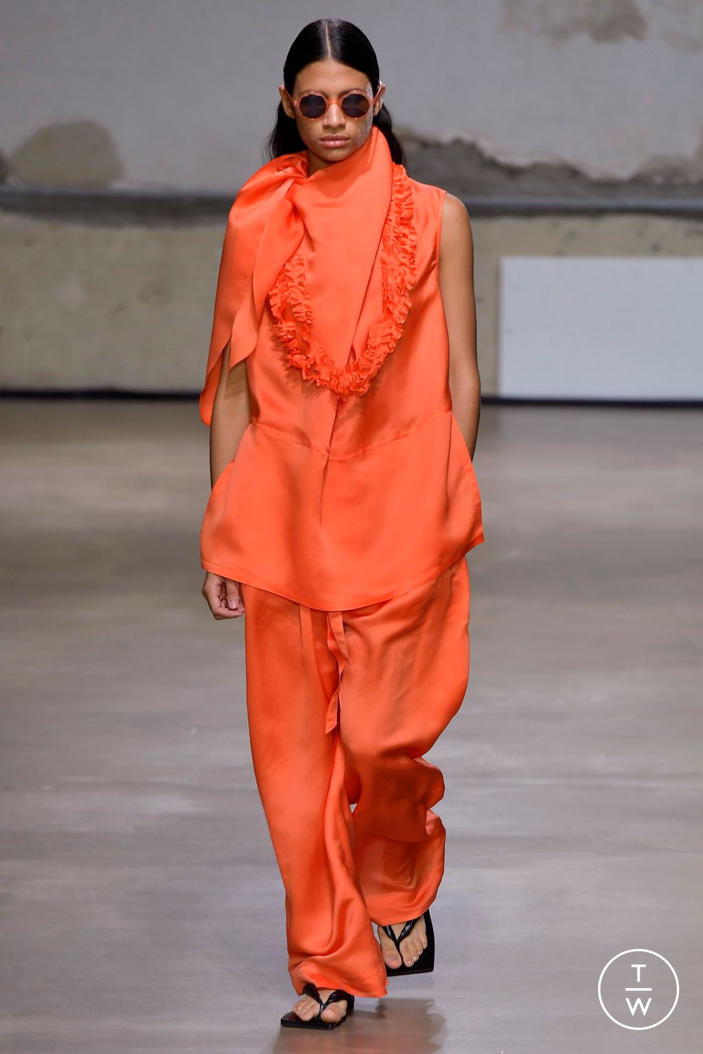 Fashion Week Paris Spring/Summer 2023 look 9 from the Christian Wijnants collection womenswear