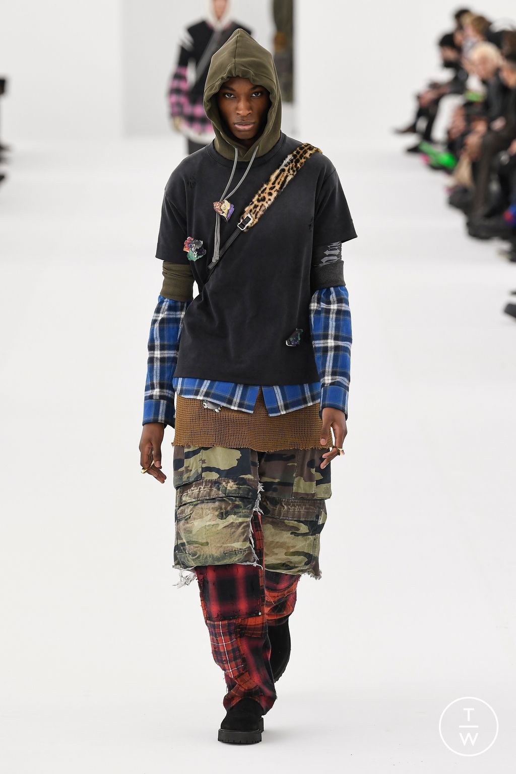 Fashion Week Paris Fall/Winter 2023 look 14 de la collection Givenchy menswear