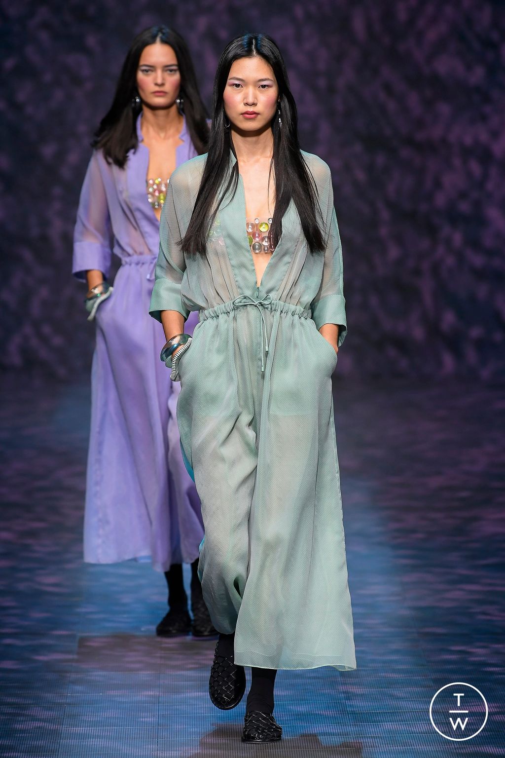 Fashion Week Milan Spring/Summer 2023 look 42 from the Emporio Armani collection 女装