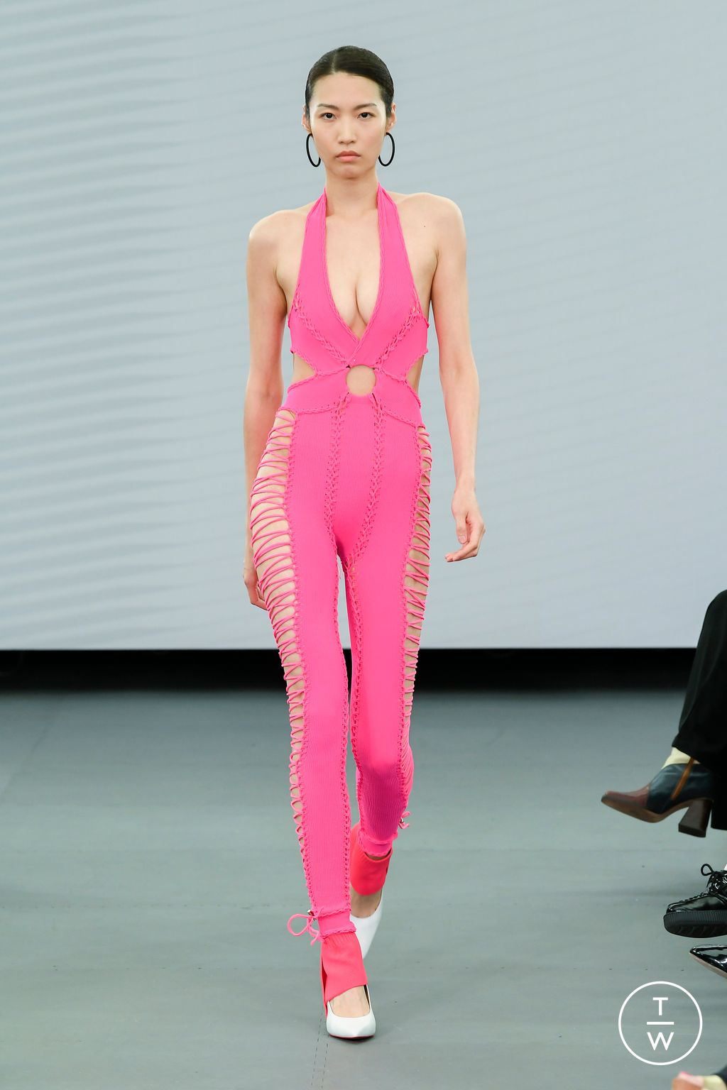 Fashion Week London Spring/Summer 2023 look 24 from the Mark Fast collection 女装