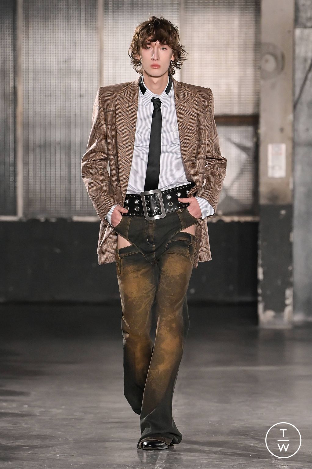 Fashion Week Paris Fall/Winter 2023 look 29 from the EGONlab collection menswear