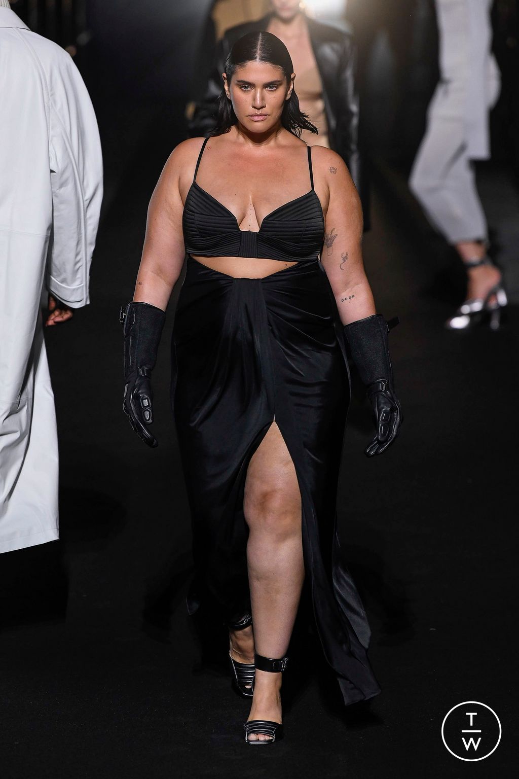 Fashion Week Milan Fall/Winter 2022 look 39 de la collection Boss womenswear
