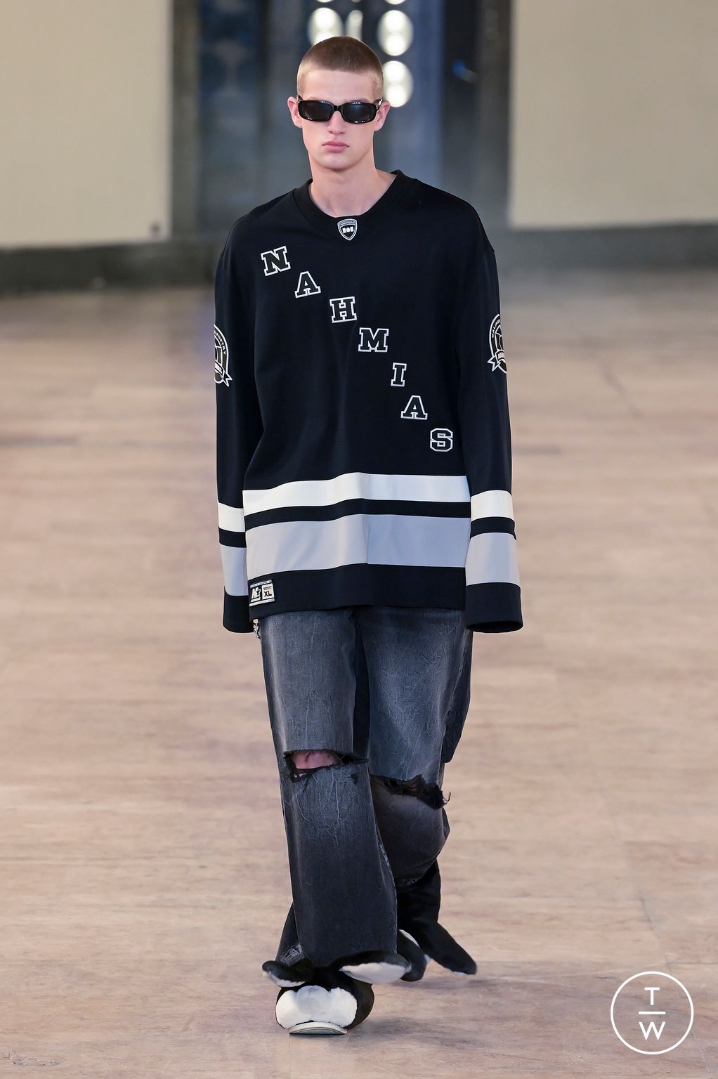 Fashion Week Paris Fall/Winter 2023 look 26 from the Nahmias collection menswear