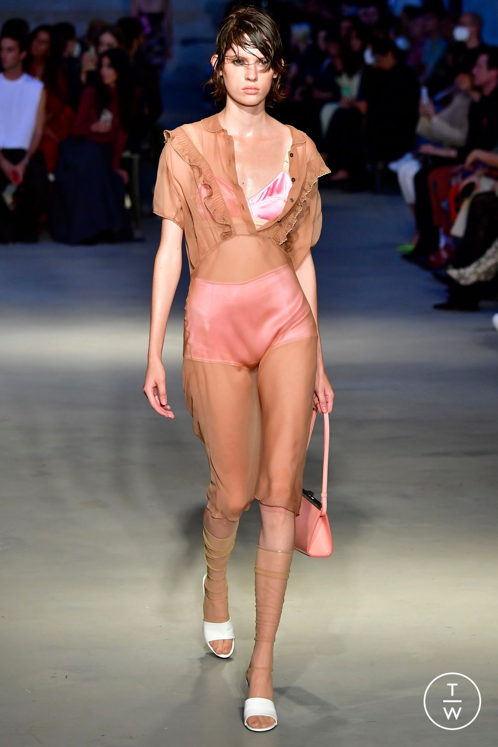 Fashion Week Milan Spring/Summer 2023 look 21 de la collection N°21 womenswear
