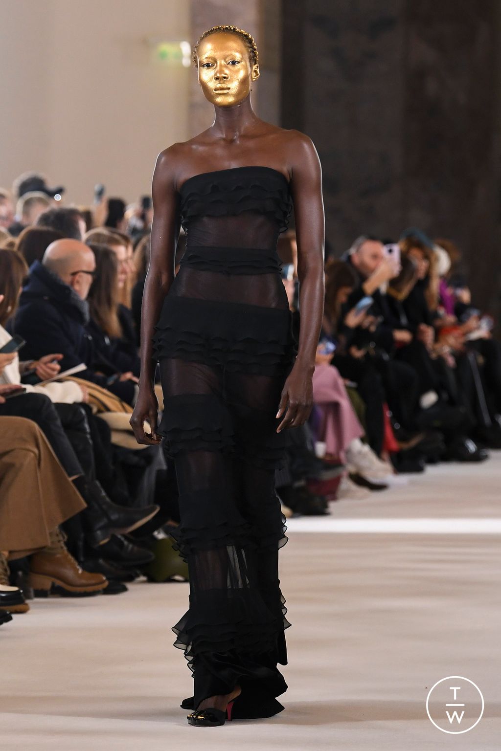 Fashion Week Paris Spring/Summer 2023 look 28 de la collection Schiaparelli couture