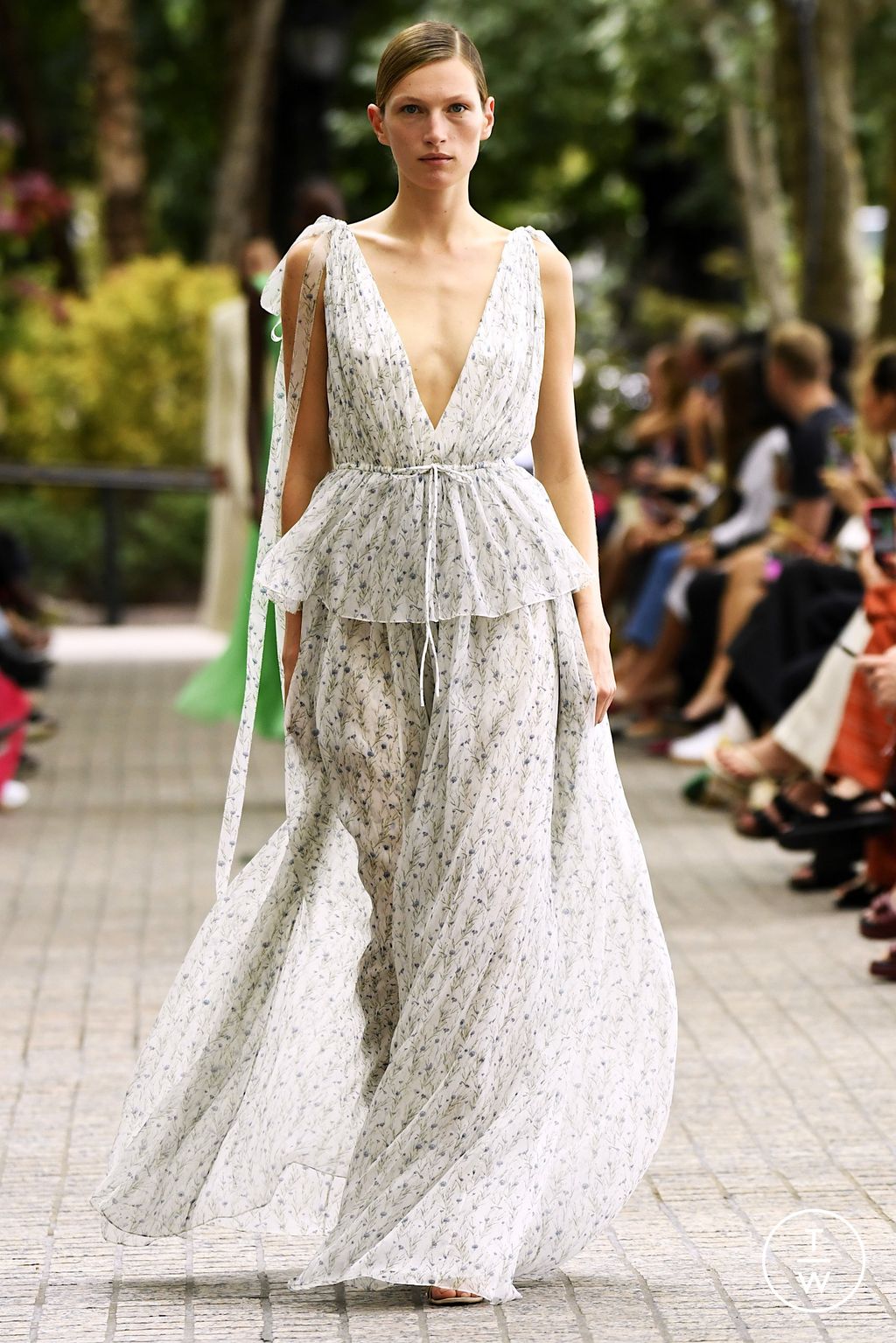 Fashion Week New York Spring/Summer 2023 look 27 de la collection Adam Lippes womenswear