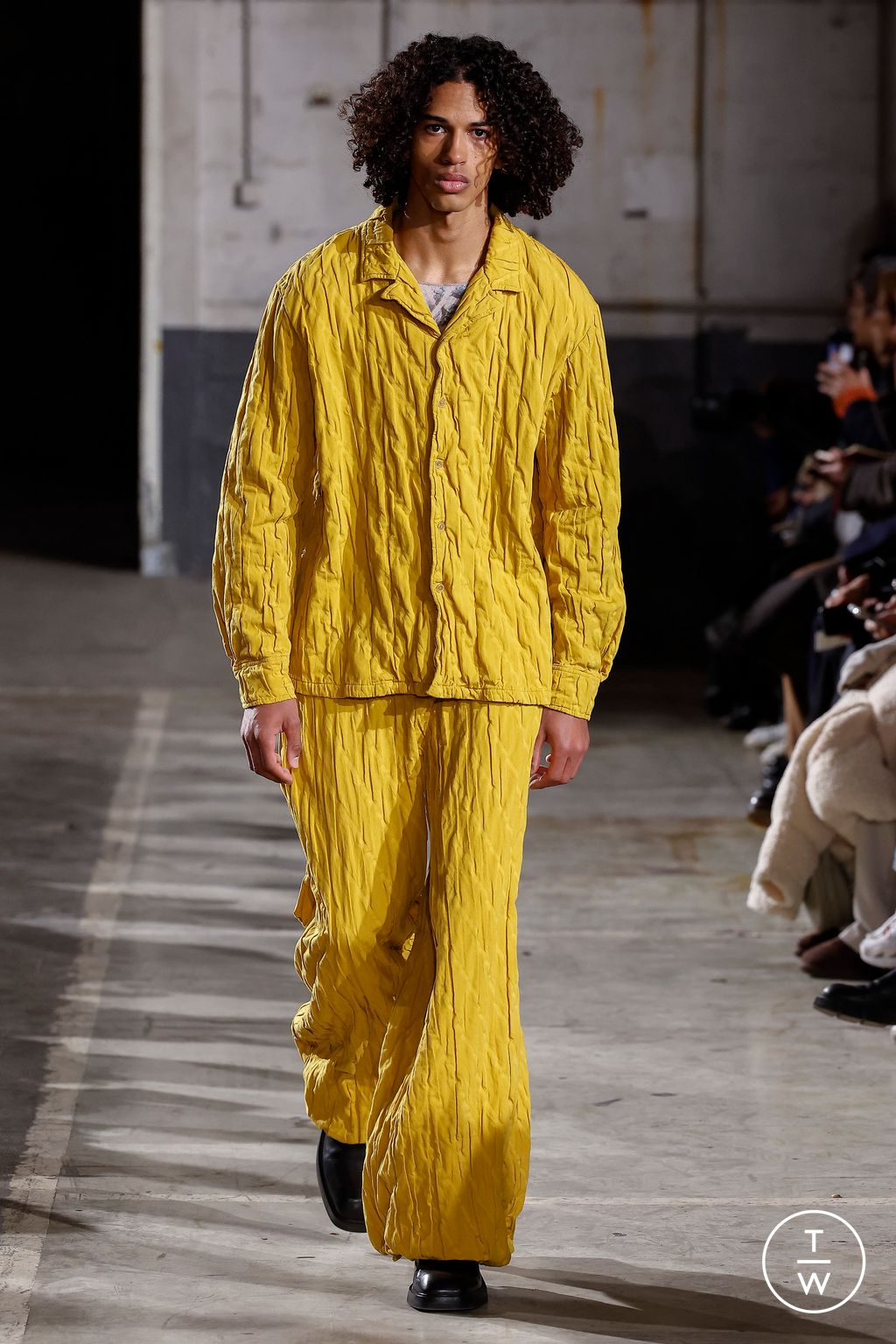 Fashion Week Paris Fall/Winter 2023 look 23 from the TAAKK collection menswear