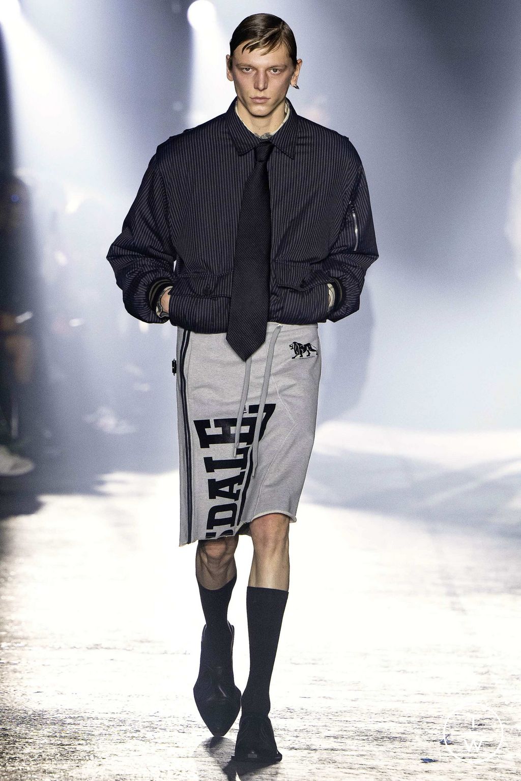 Fashion Week Milan Fall/Winter 2023 look 11 de la collection Jordanluca menswear