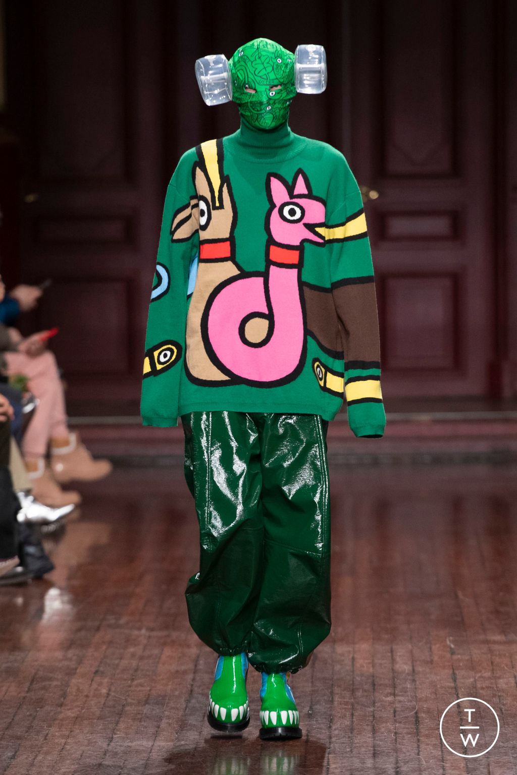 Fashion Week Paris Fall/Winter 2023 look 43 from the Walter Van Beirendonck collection 男装