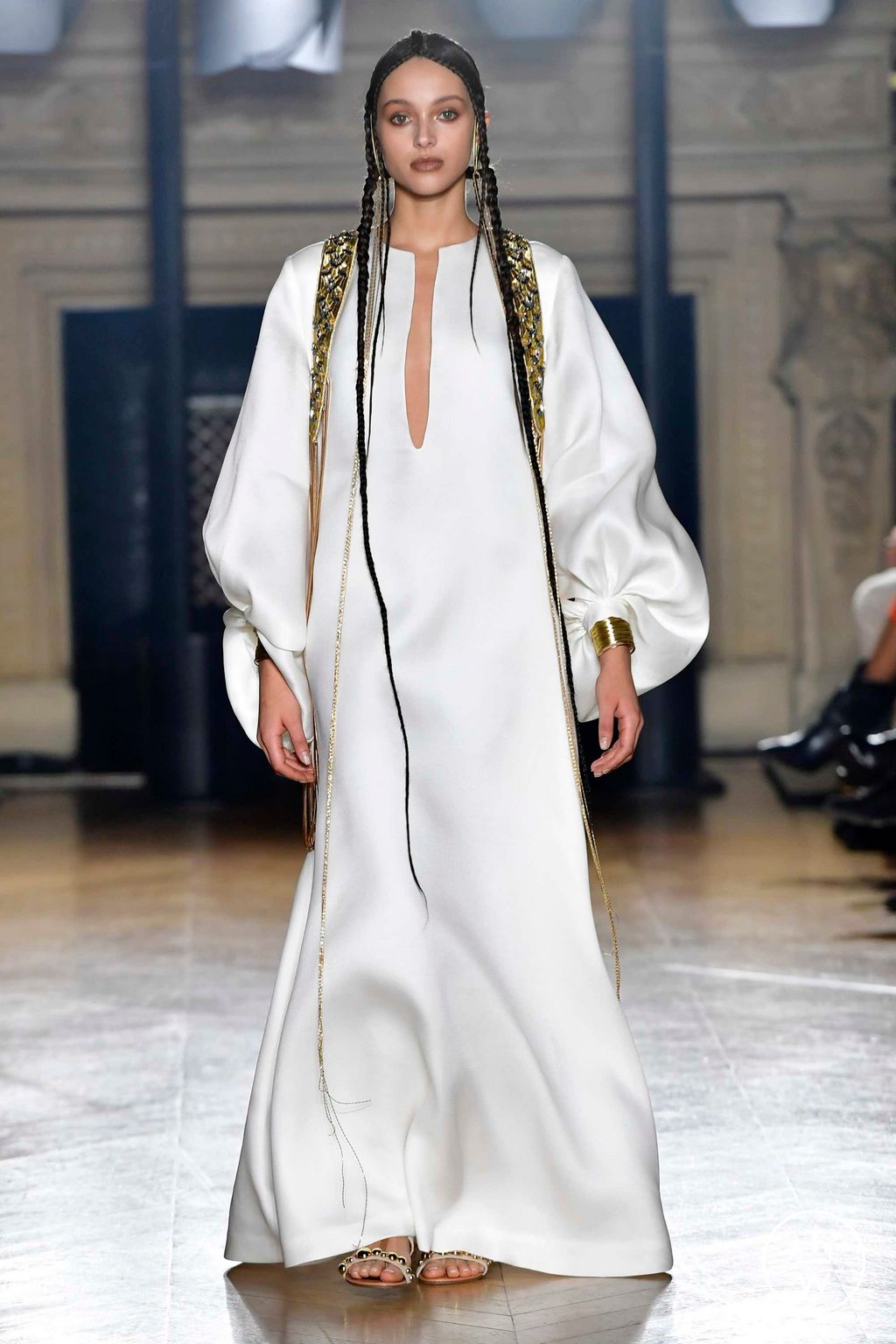 Fashion Week Paris Spring/Summer 2023 look 1 de la collection Maison Sara Chraibi couture
