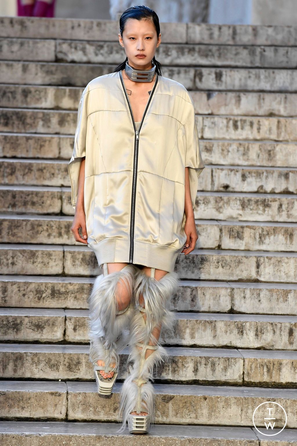 Fashion Week Paris Spring/Summer 2023 look 17 from the Rick Owens collection womenswear