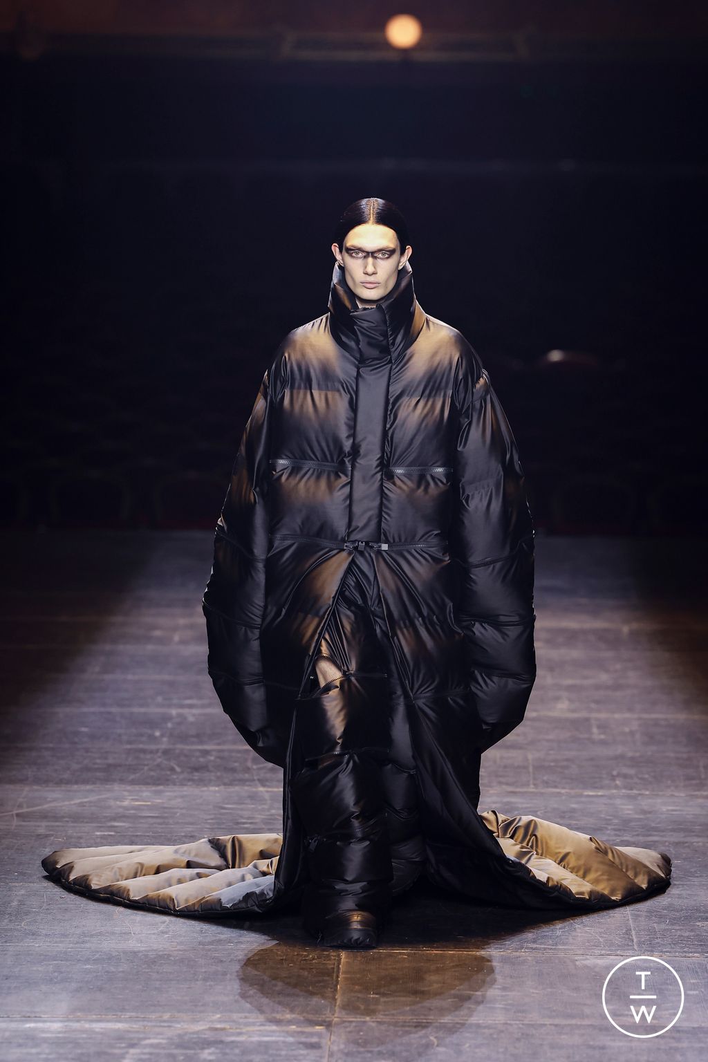 Fashion Week Paris Fall/Winter 2023 look 11 from the Rains collection menswear