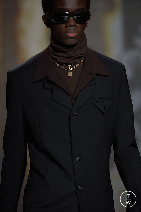 Fashion Week Milan Fall/Winter 2020 look 1 from the Bottega Veneta collection menswear accessories
