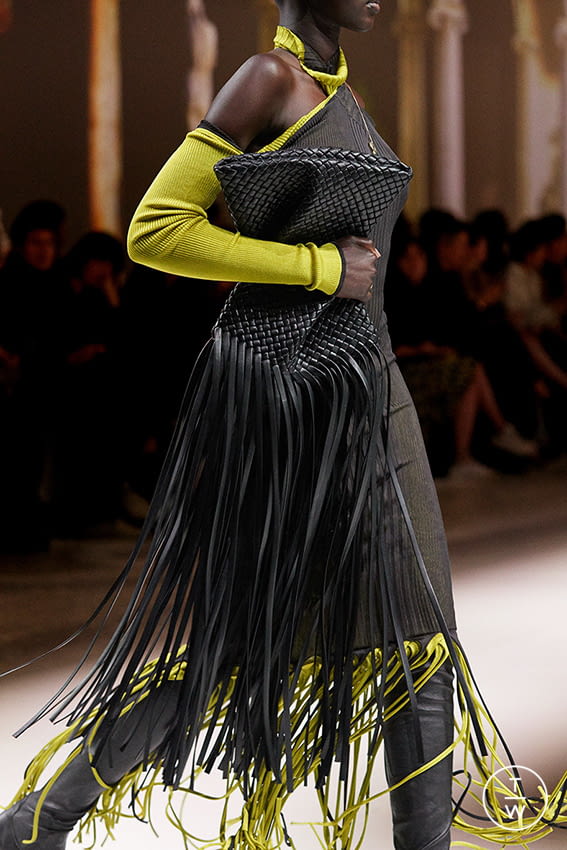 Fashion Week Milan Fall/Winter 2020 look 5 from the Bottega Veneta collection womenswear accessories