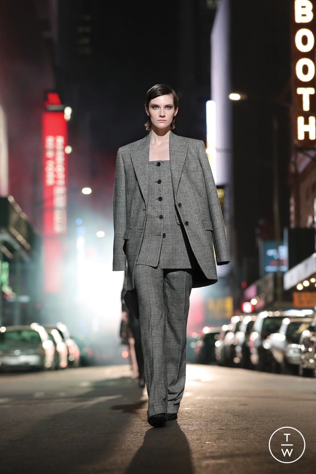 Fashion Week New York Fall/Winter 2021 look 12 de la collection Michael Kors Collection womenswear