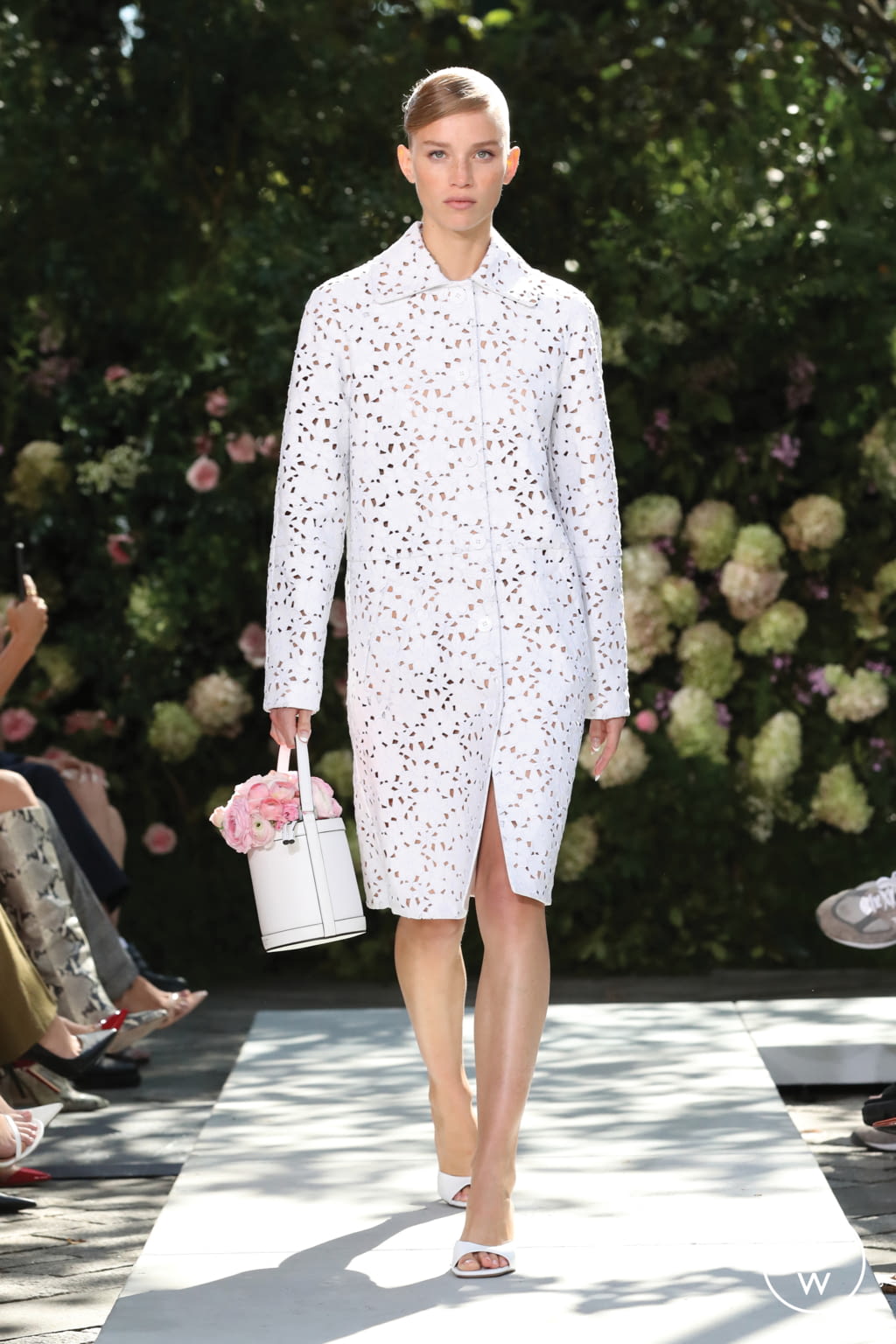 Fashion Week New York Spring/Summer 2022 look 21 from the Michael Kors Collection collection womenswear