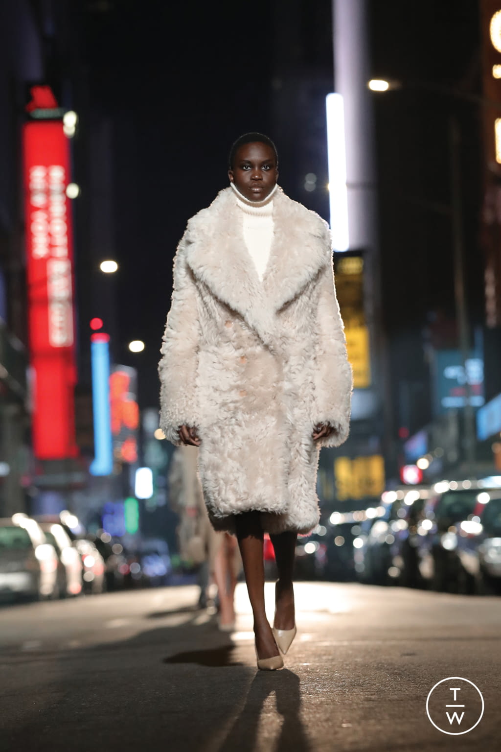 Fashion Week New York Fall/Winter 2021 look 23 from the Michael Kors Collection collection 女装