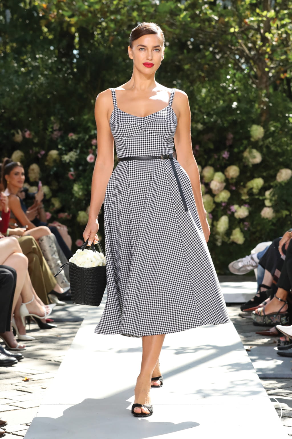 Fashion Week New York Spring/Summer 2022 look 27 from the Michael Kors Collection collection womenswear