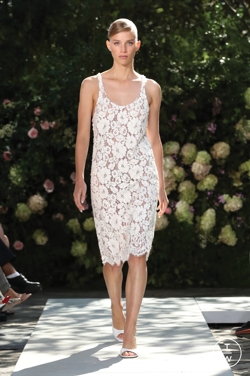 Fashion Week New York Spring/Summer 2022 look 48 from the Michael Kors Collection collection womenswear
