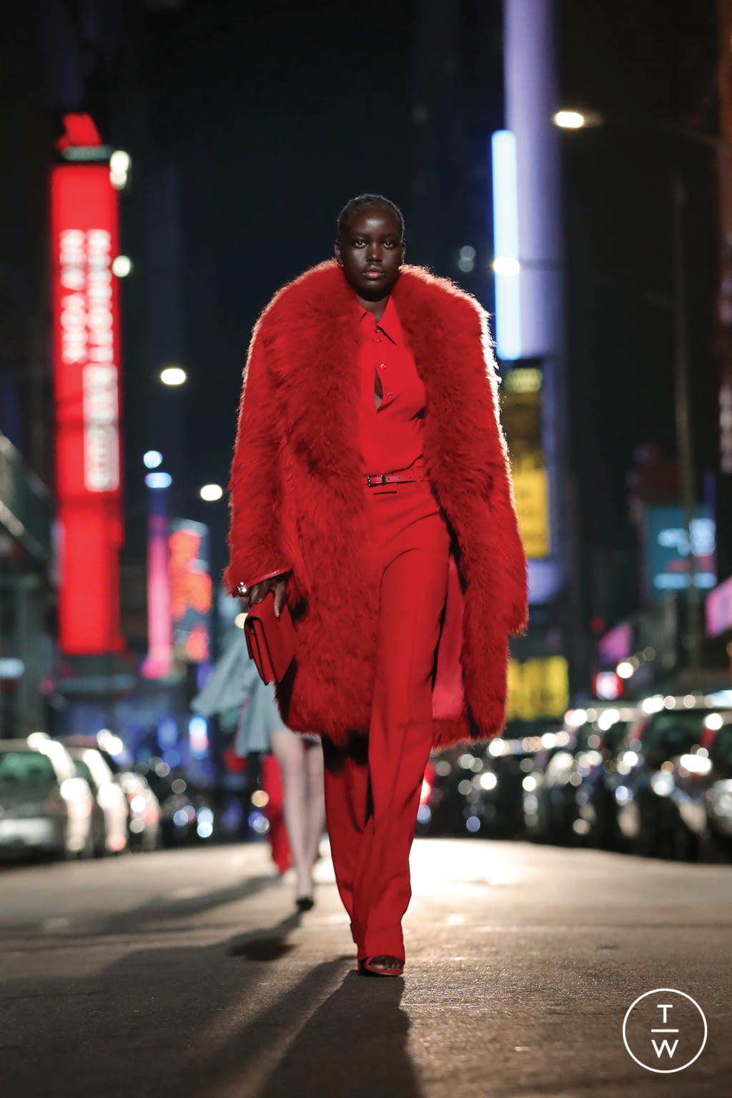 Fashion Week New York Fall/Winter 2021 look 6 de la collection Michael Kors Collection womenswear