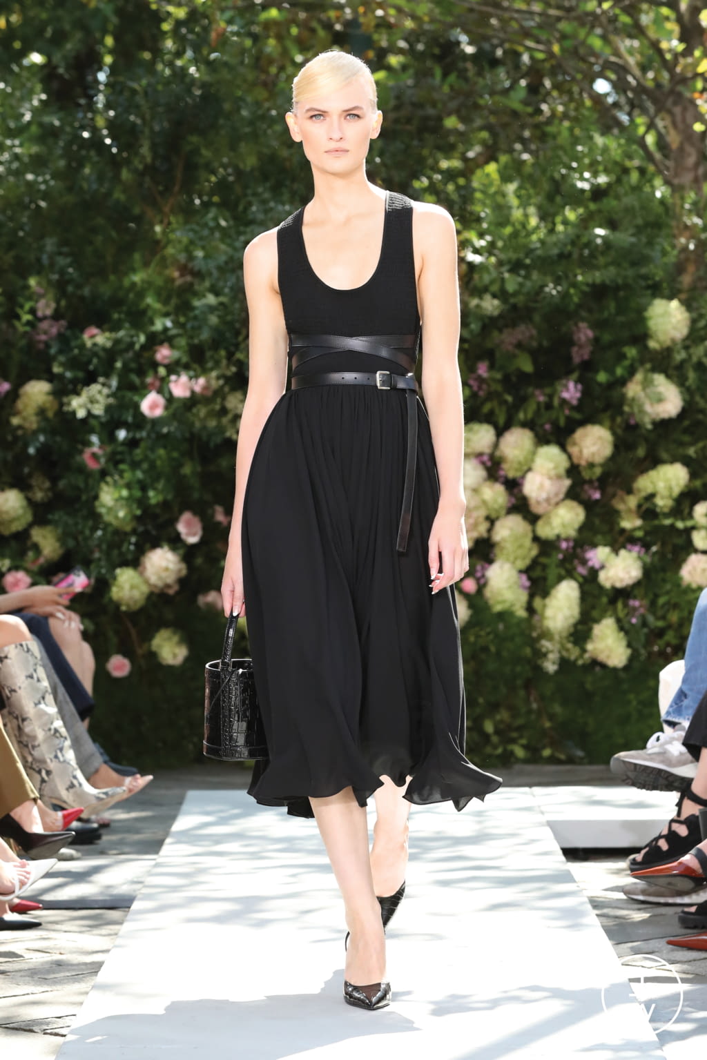 Fashion Week New York Spring/Summer 2022 look 9 from the Michael Kors Collection collection 女装