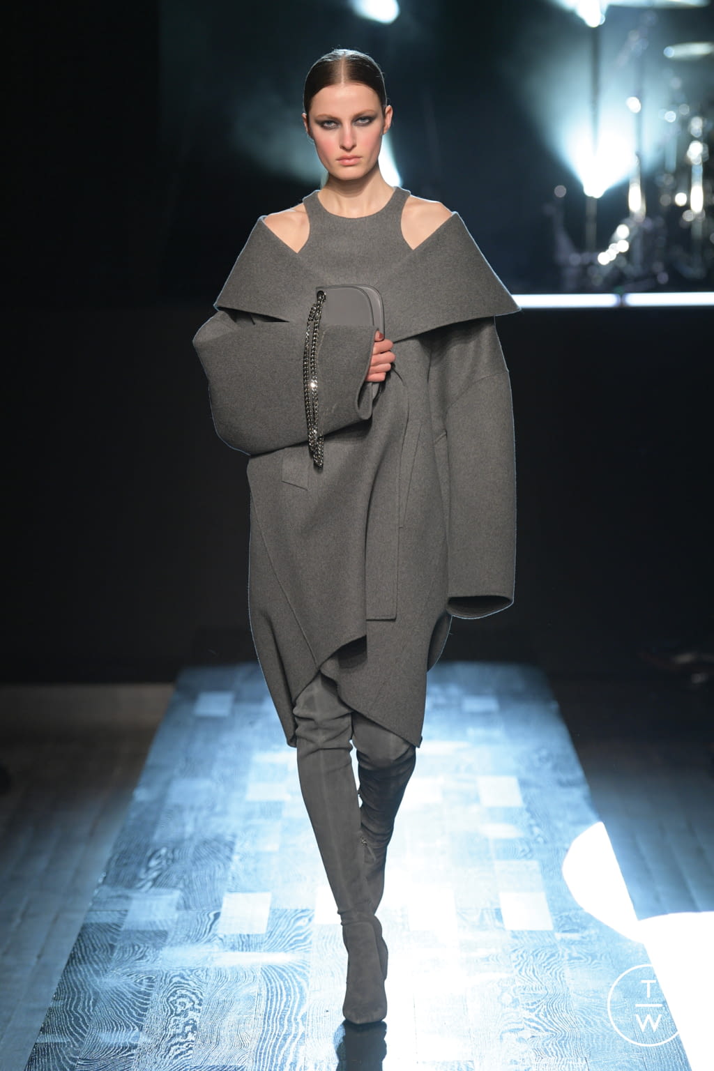 Fashion Week New York Fall/Winter 2022 look 20 de la collection Michael Kors Collection womenswear