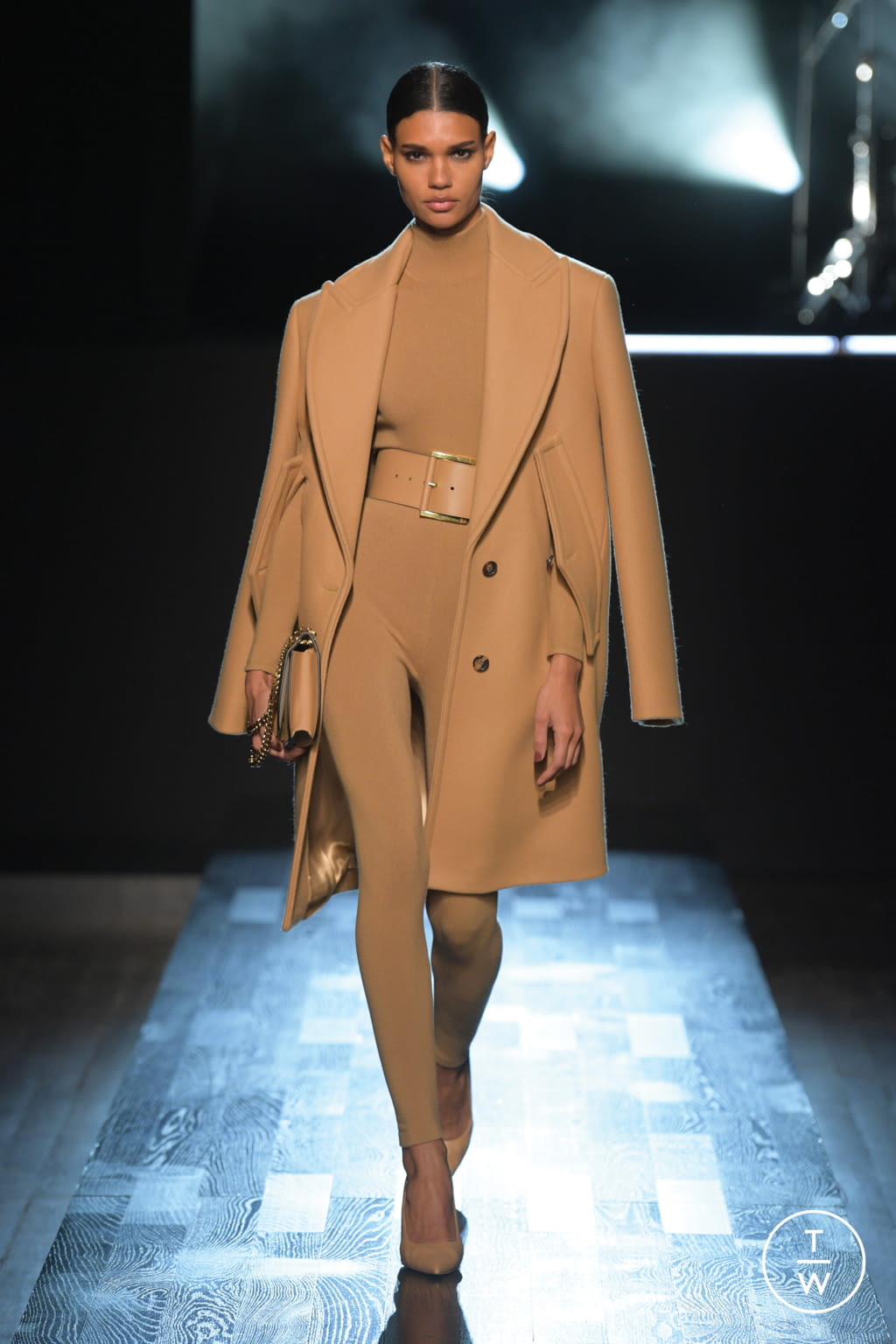 Fashion Week New York Fall/Winter 2022 look 3 de la collection Michael Kors Collection womenswear